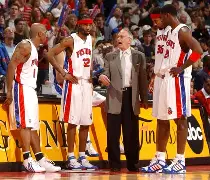 FB体育入口-关于底特律活塞内部会议纪要流出：今晚迎来里程碑，意大利杯使命明确，训练强度明显提升的信息