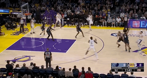 FB体育入口-风云突变孟菲斯灰熊关键时刻单刀错失转折点洛杉矶快船防线松动,这操作让人直呼:库里连续十场比赛得分超过绝杀